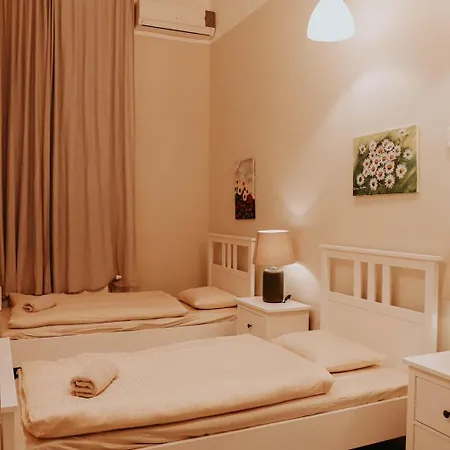 For Rent In Centre *