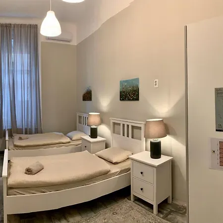 For Rent In Centre * 布达佩斯