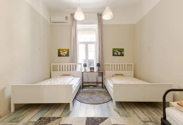For Rent In Centre * 부다페스트